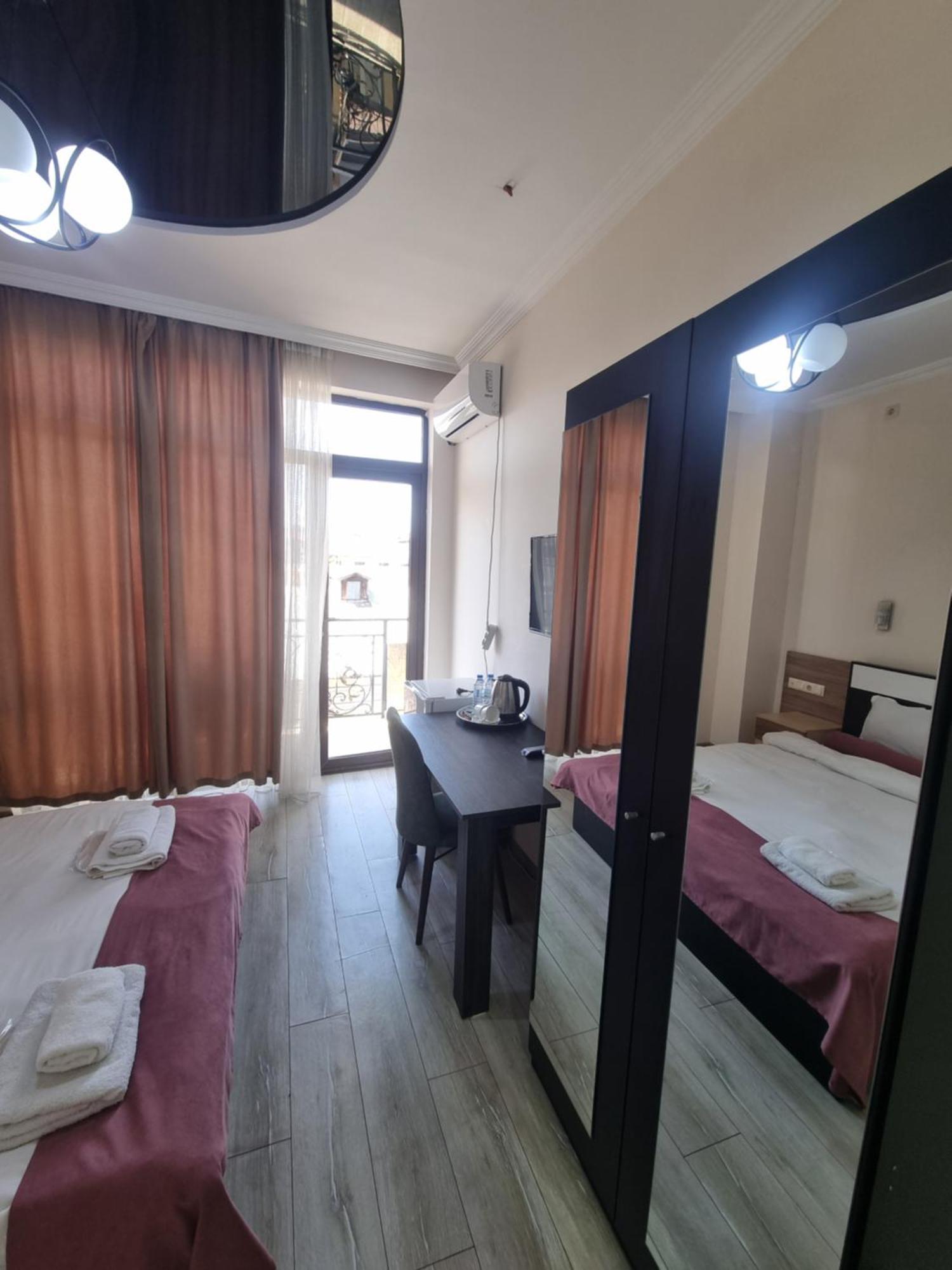 Mahali Hotel Batumi Kültér fotó